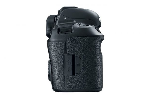 Canon EOS 5D Mark IV_CF_side